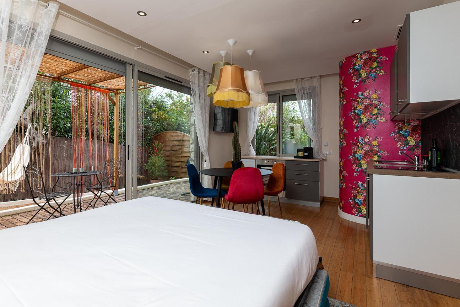Studio Terrasse La Roulotte Du Tzigane Mandara Beach Antibes Juan-Les-Pins Extérieur photo